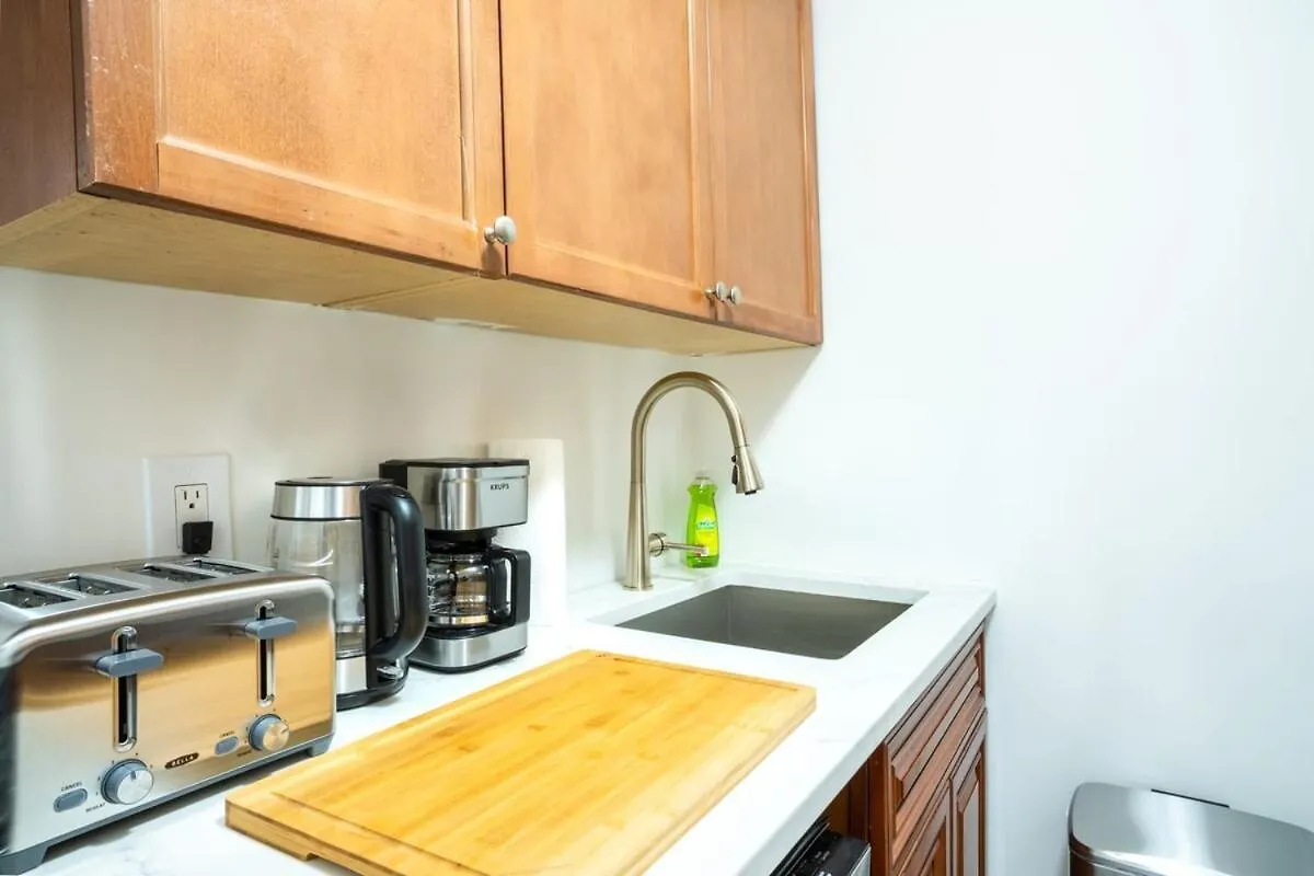 Apartament 49-4A Prime Midtown Newly 2Br W&D Nowy Jork Stany Zjednoczone Ameryki