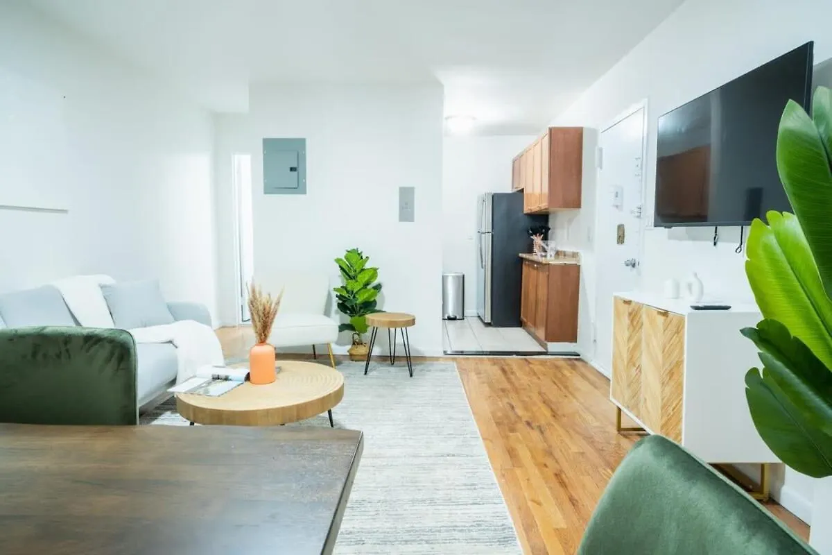 Apartament 49-4A Prime Midtown Newly 2Br W&D Nowy Jork Stany Zjednoczone Ameryki